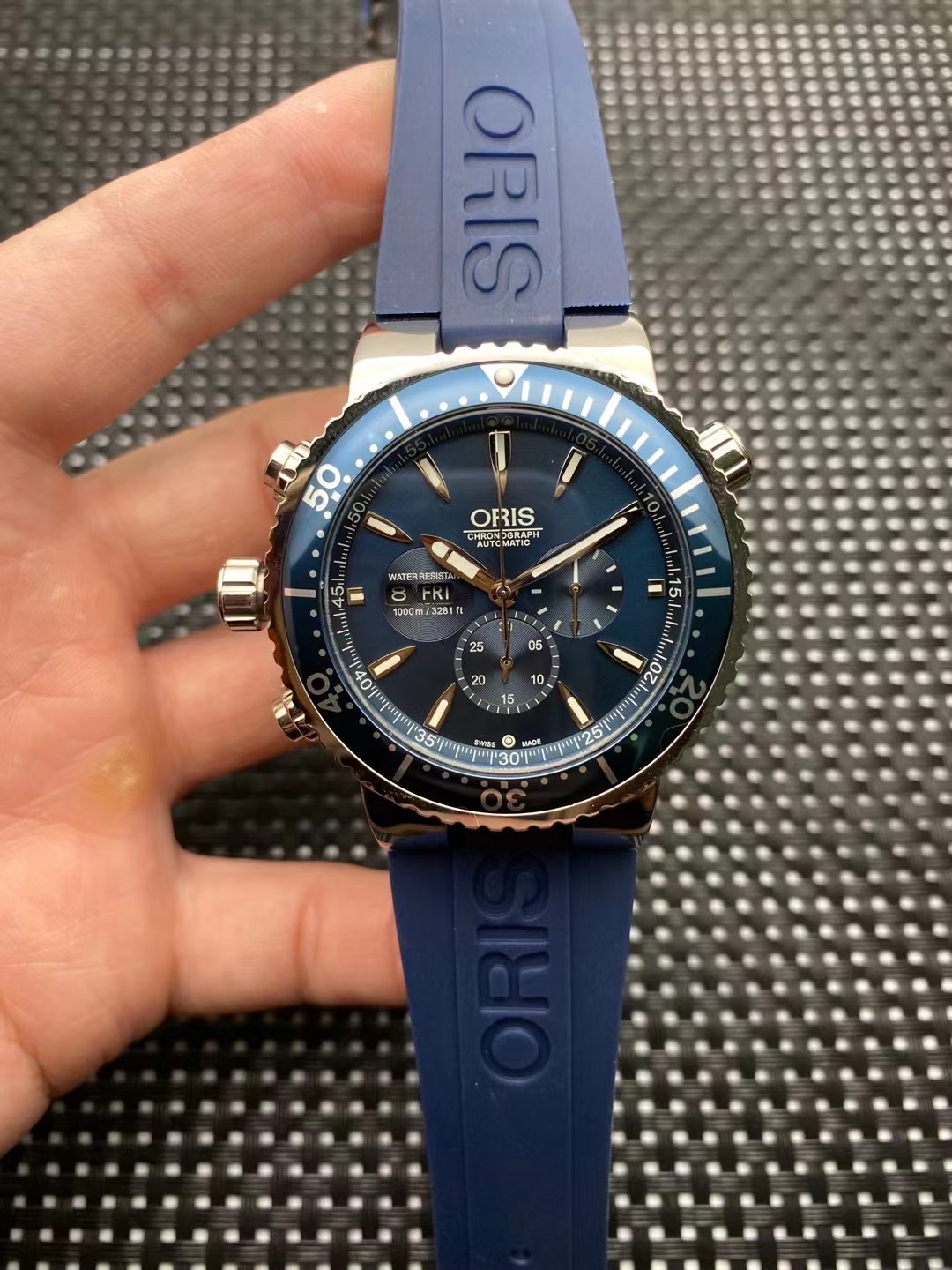 Oris Aquis Blue Whale Limited Edition Mens Watch 45.5mm Extremely Rare!!