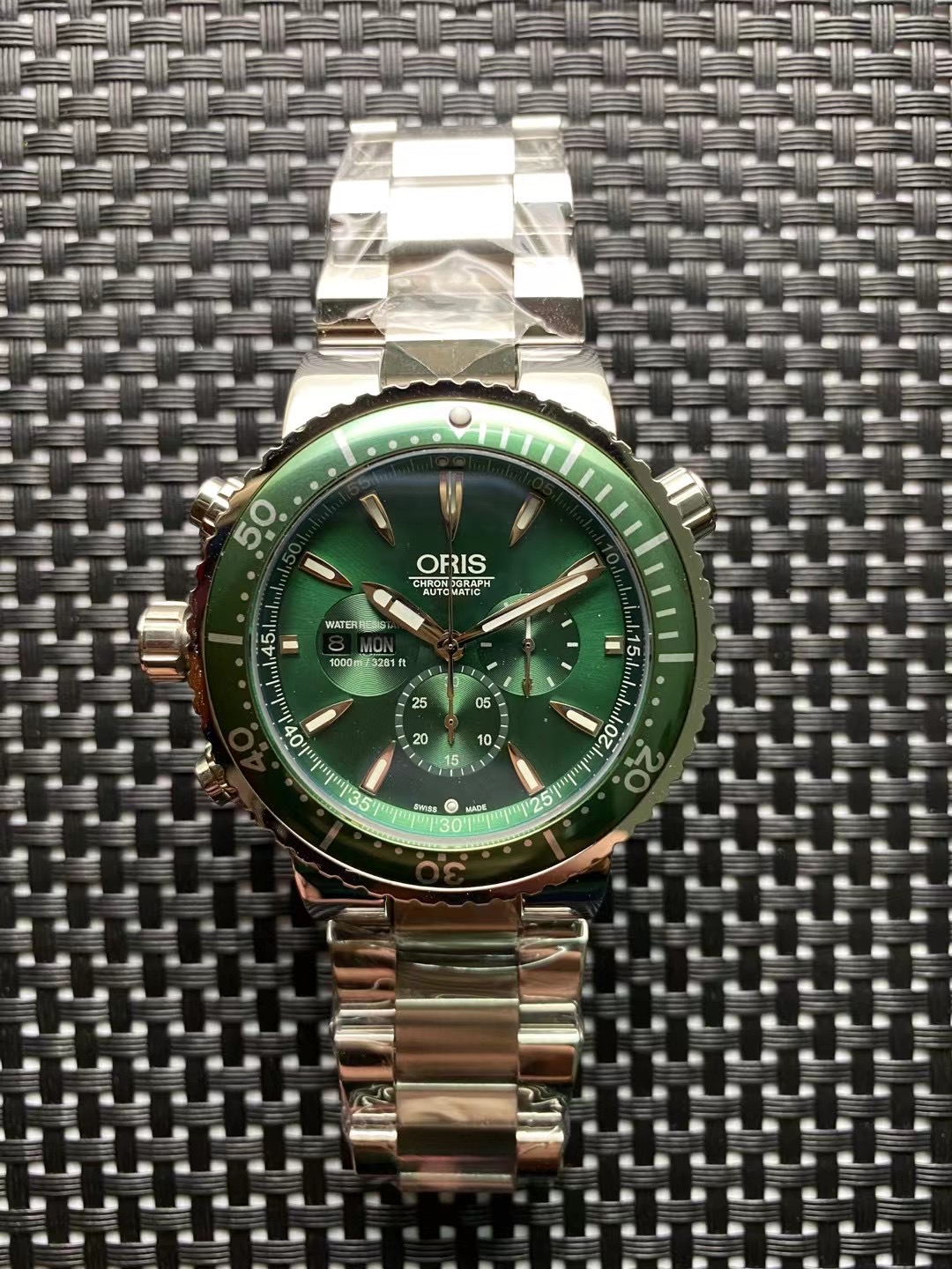 Oris Chronograph Day-Date Green 44mm