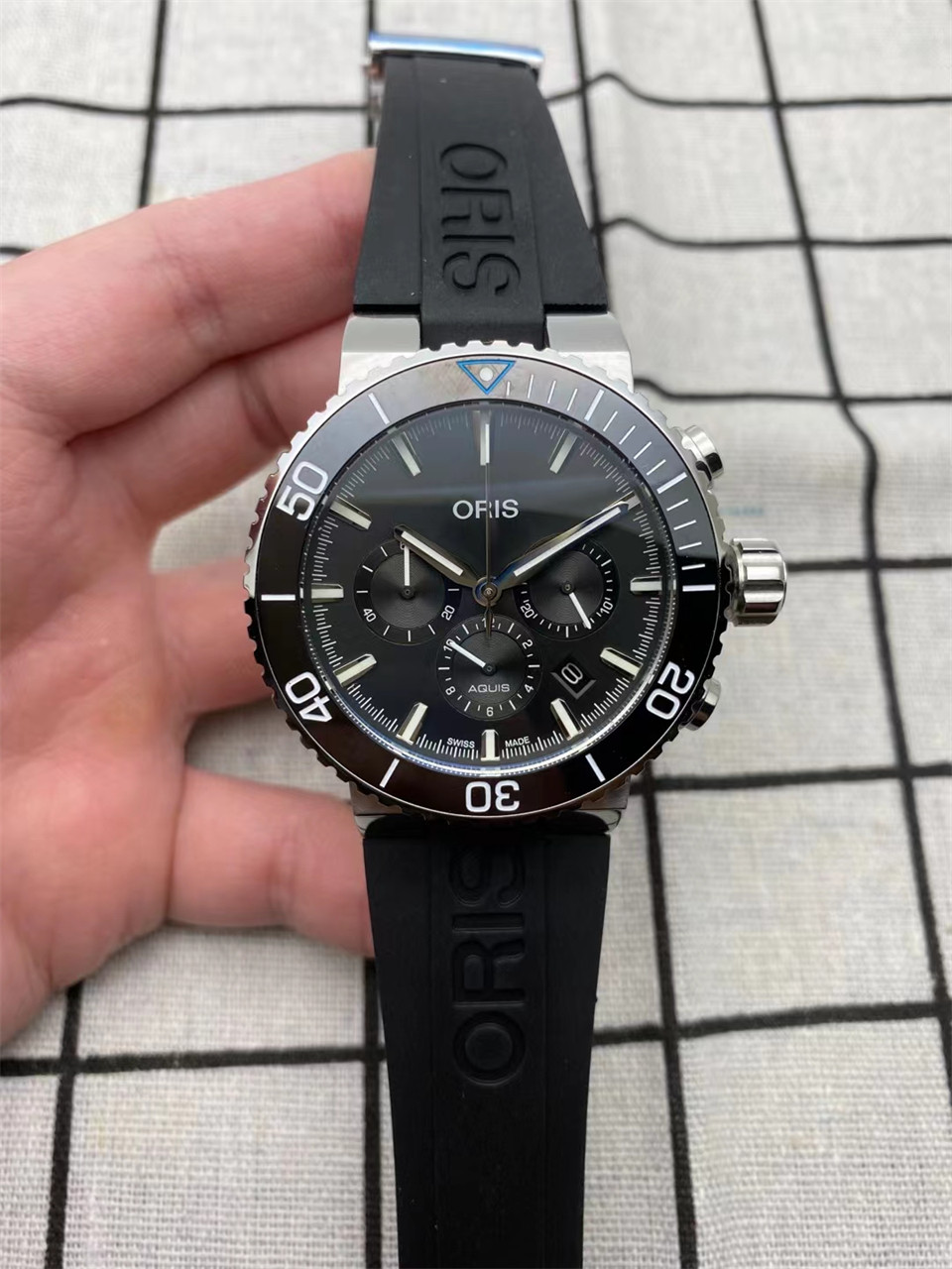 Oris Aquis Small Second Date