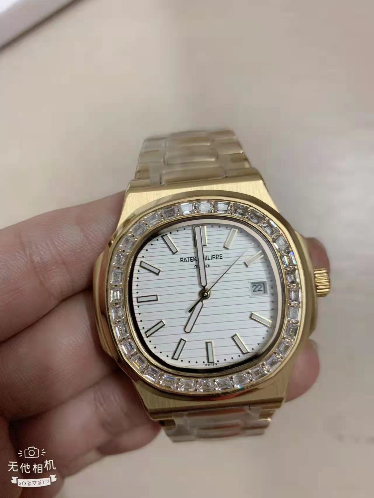 Patek Philippe Nautilus 5723/1R-001 | white dial gold strap
