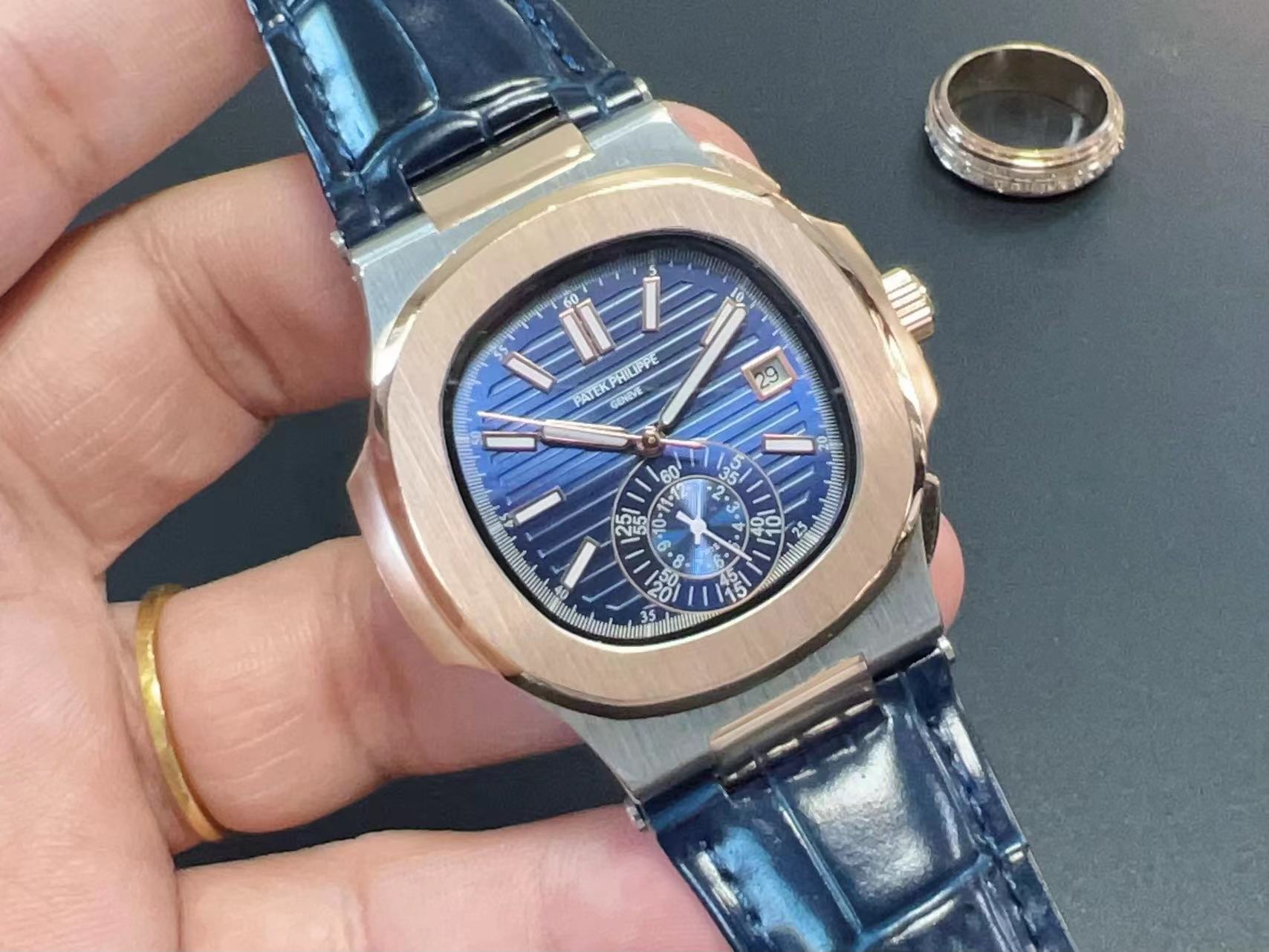 Patek Philippe 5980R-001 Nautilus Self-Winding blue leather strap blue dial