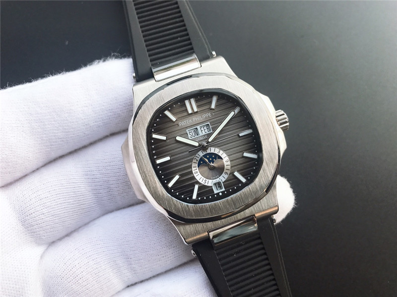 Patek Philippe Nautilus 5726A-001 40mm Annual Calendar Full Set Rubber Strap