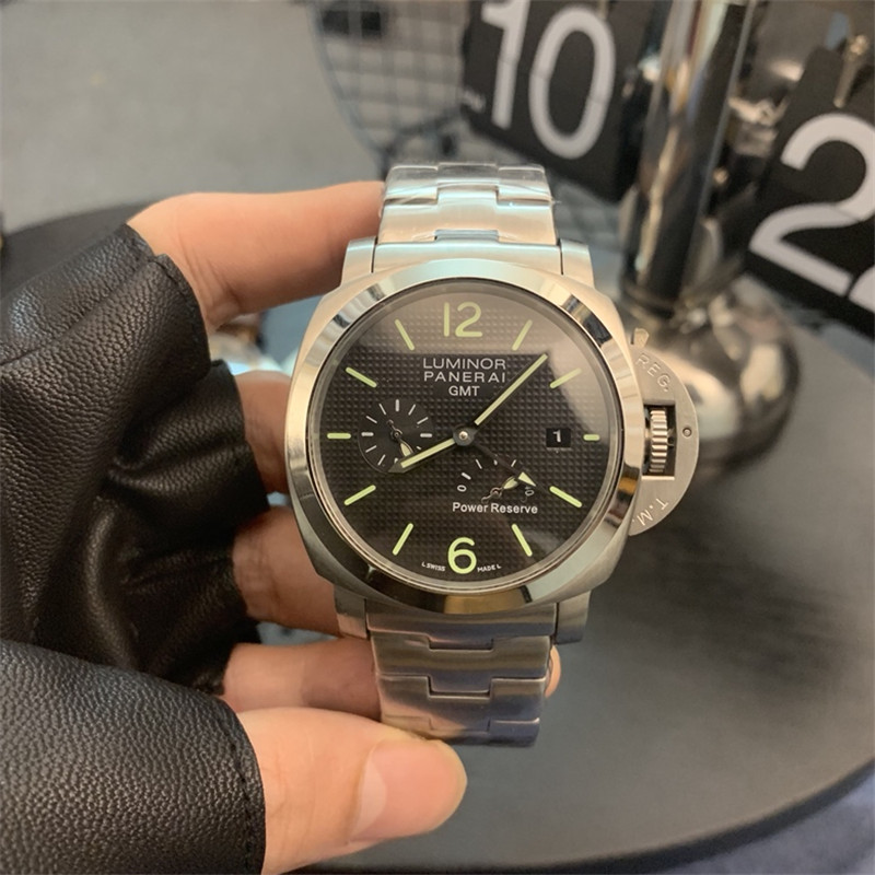 Panerai Luminor Men’s Black Watch with Rubber Strap – PAM00537