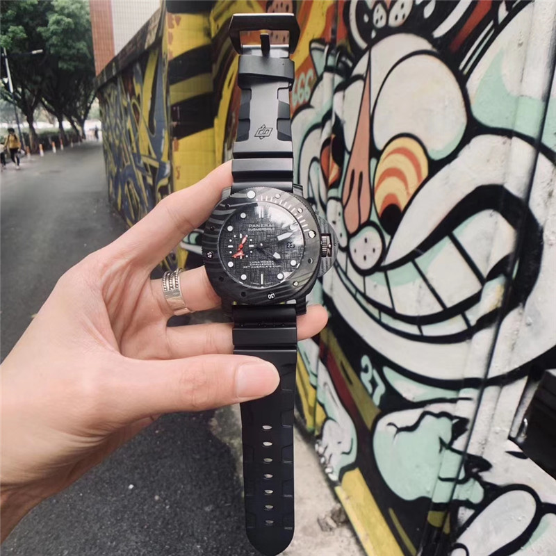 Panerai Luminor Submersible Luna Rossa 47mm Americas Cup Edition – PAM01039