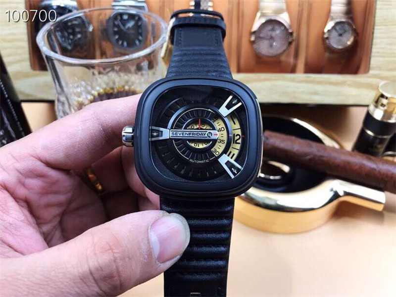SevenFriday SF-M2/01 Bakerlite Special Edition