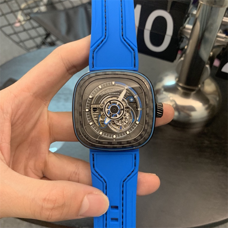 SEVENFRIDAY S3/02 Carbon Limited Edition blue strap