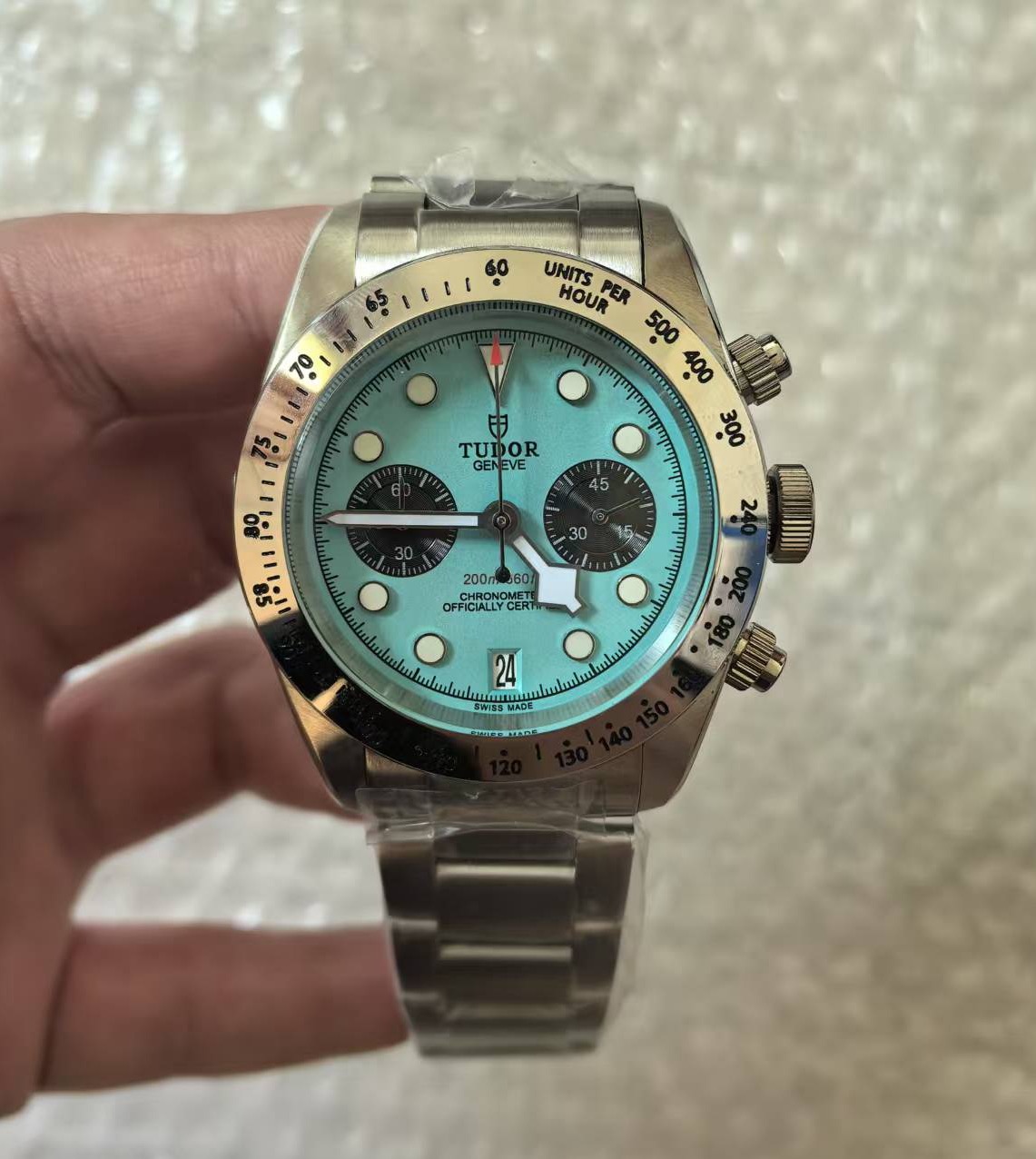 TUDOR Black Bay Chrono watch – m79360n-0014 gold number border