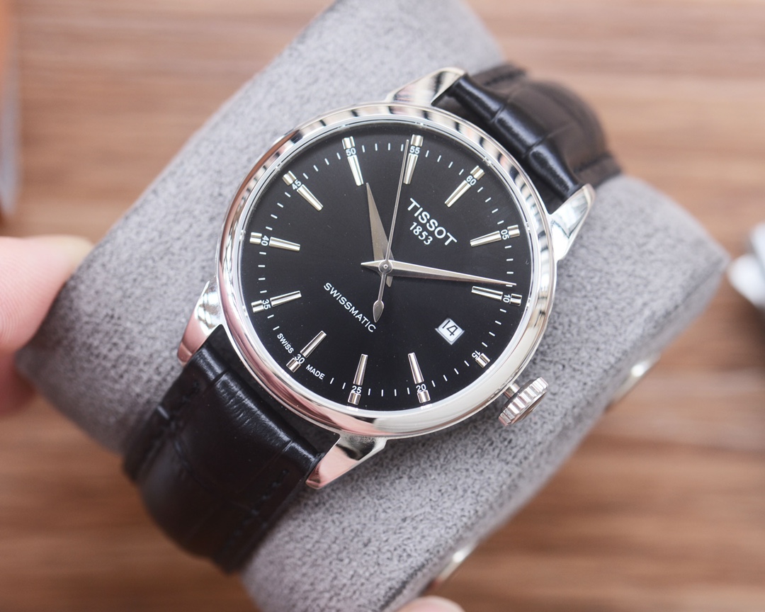 Tissot Tissot Classic Dream SwissMatic 42mm Black Automatic Steel T129.407.16.051.00