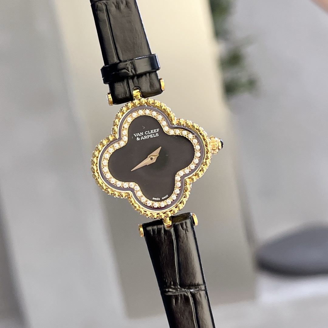VAN CLEEF & ARPELS 18K White Gold Alligator Diamond Bezel