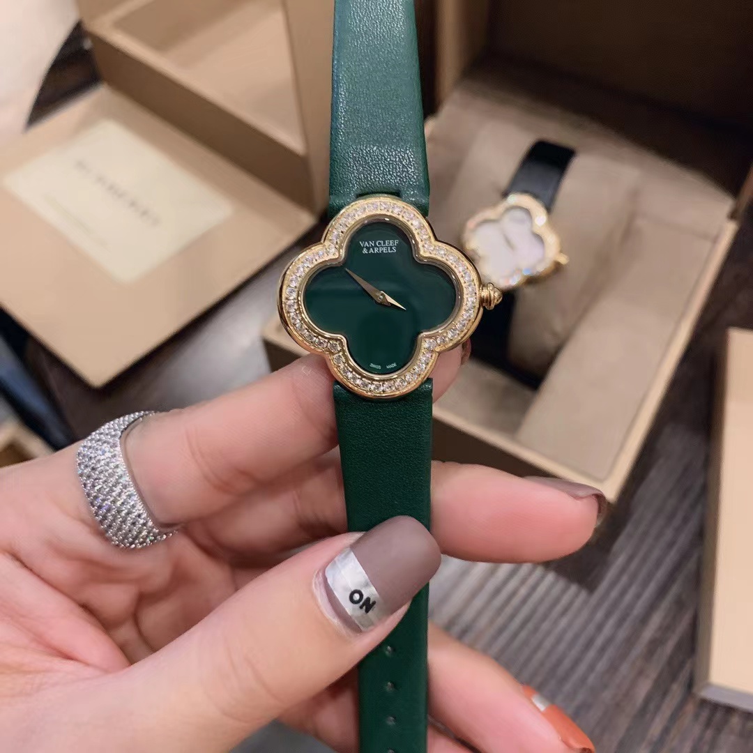 Van Cleef & Arpels Alhambra Quartz Yellow Gold / Diamond Blue dial blue strap