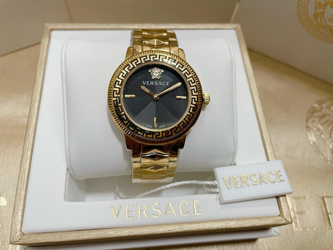 Versace Women’s VE2P00622 V-Tribute 36mm Quartz Watch