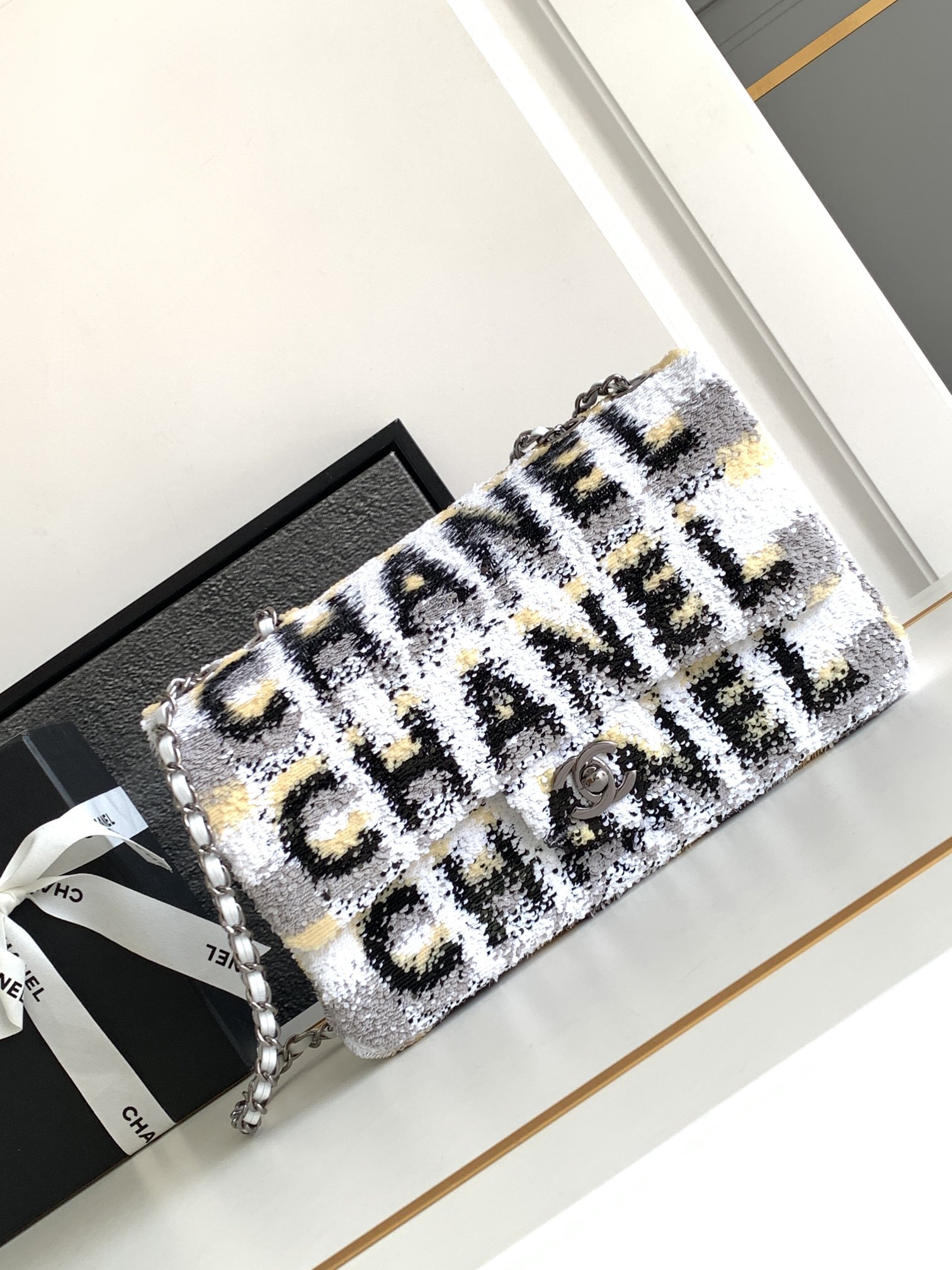 Chanel  00649