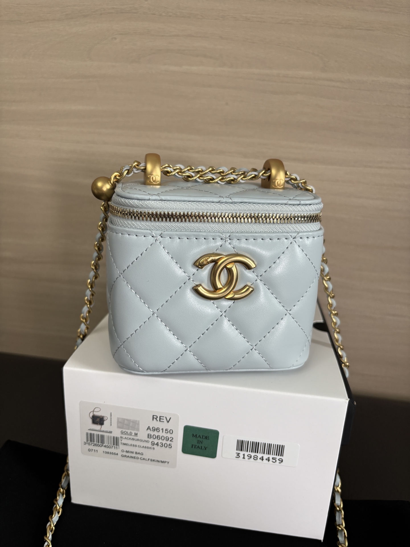 Chanel  01059