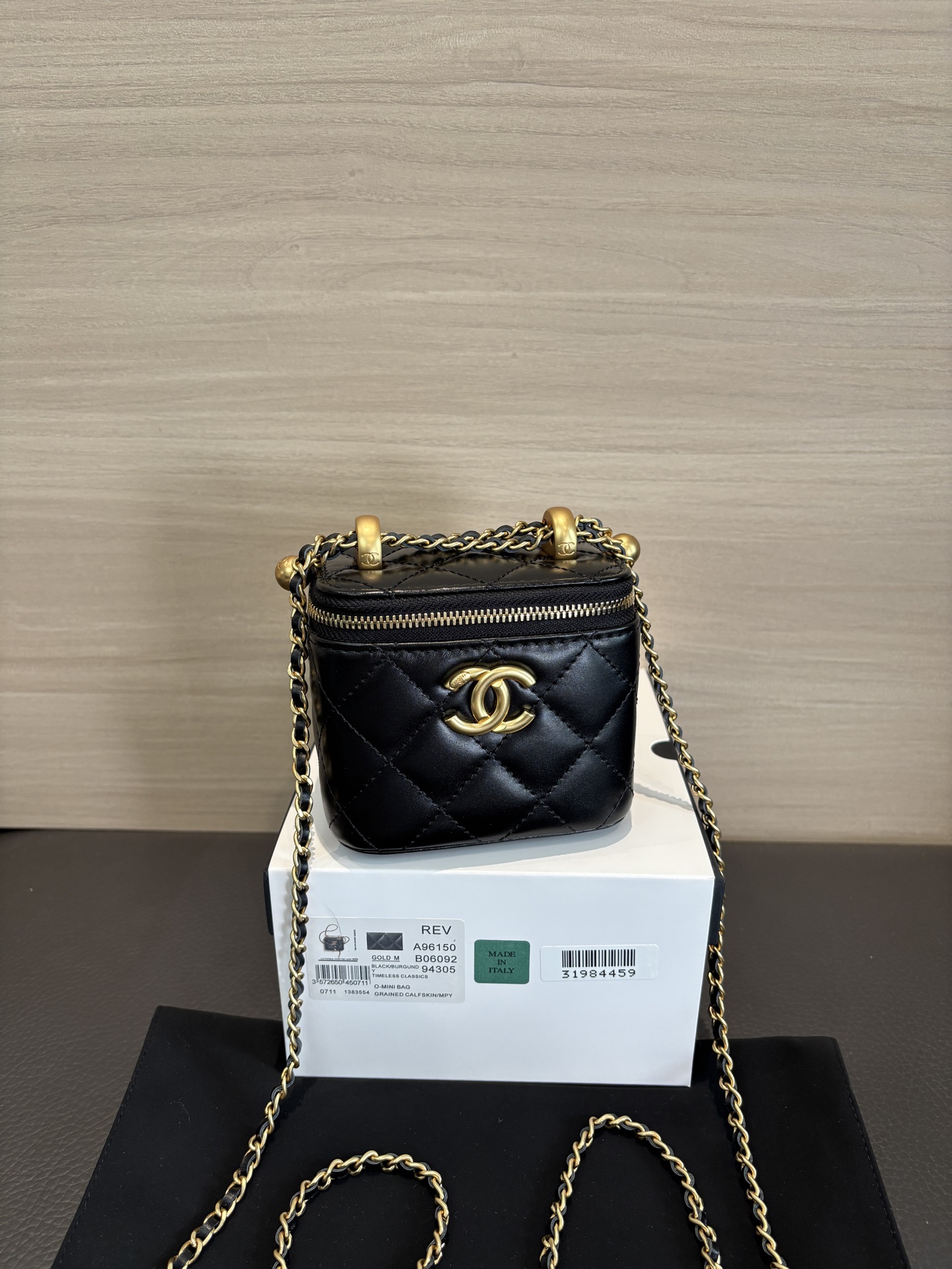 Chanel  01069