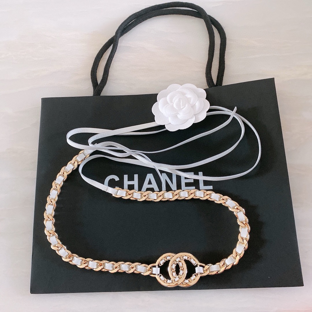 Double-sided necklaces can be used versatile 6