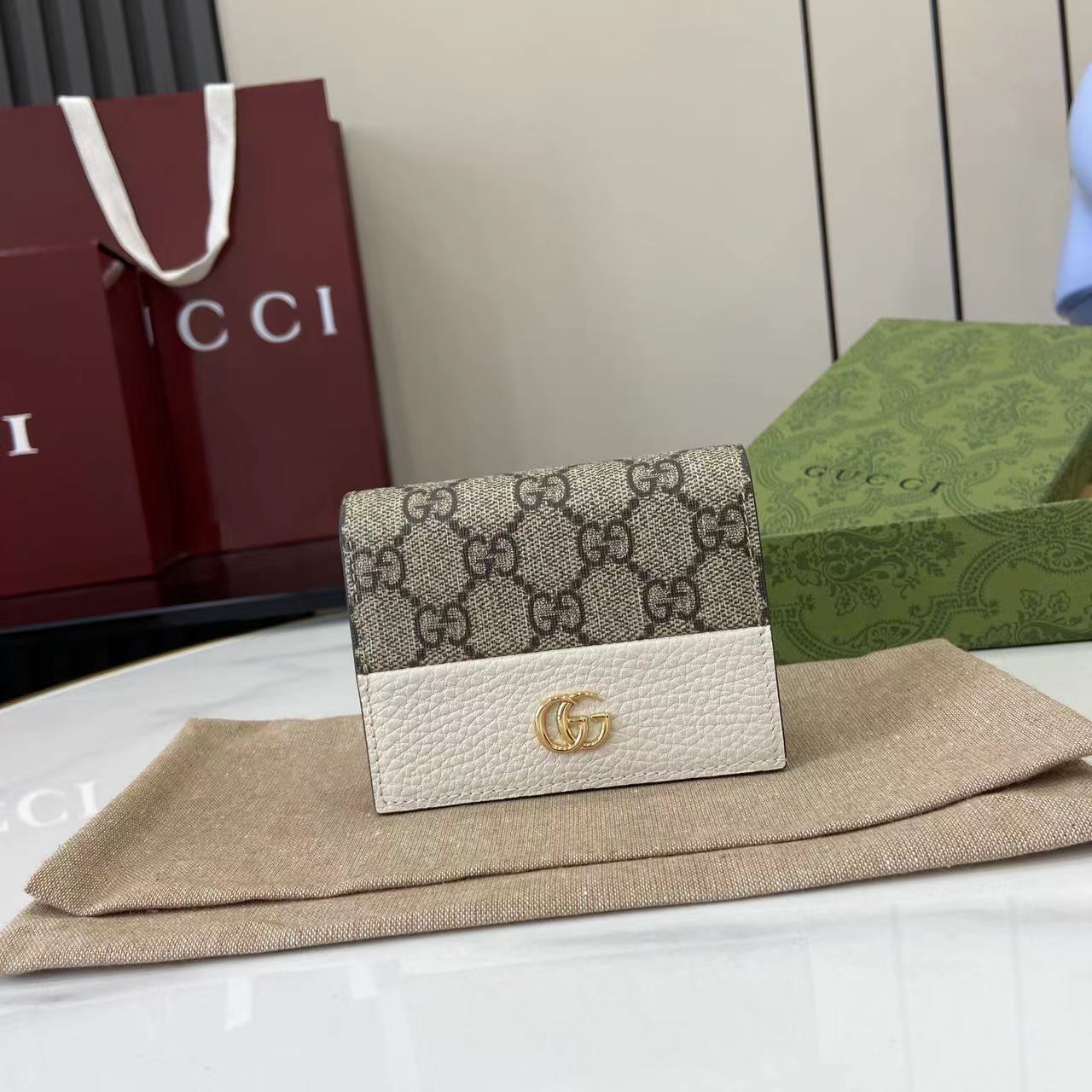 GUCCI 000611
