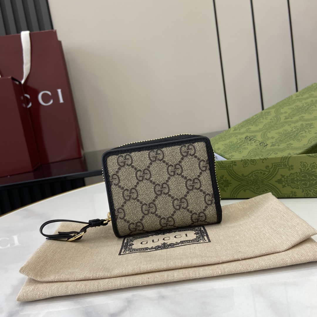 Gucci  006710