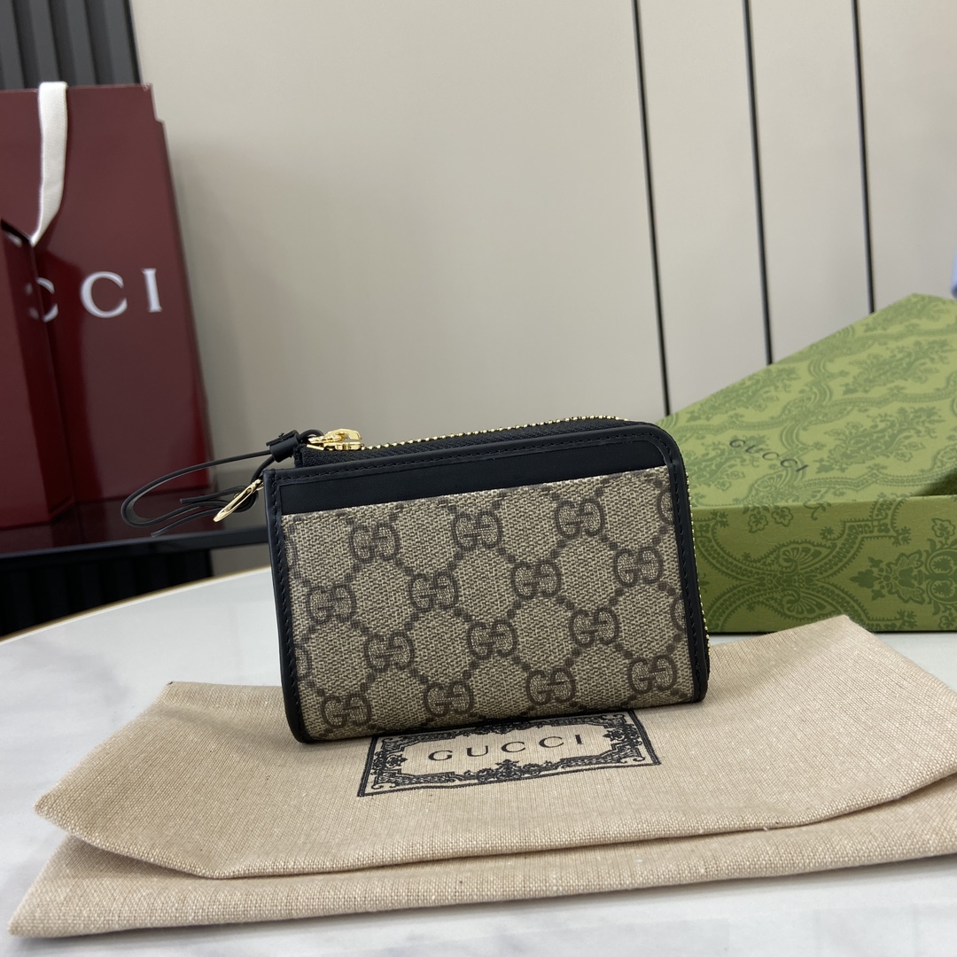 Gucci  00689