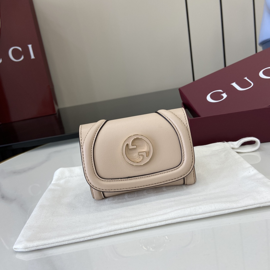 Gucci  00689