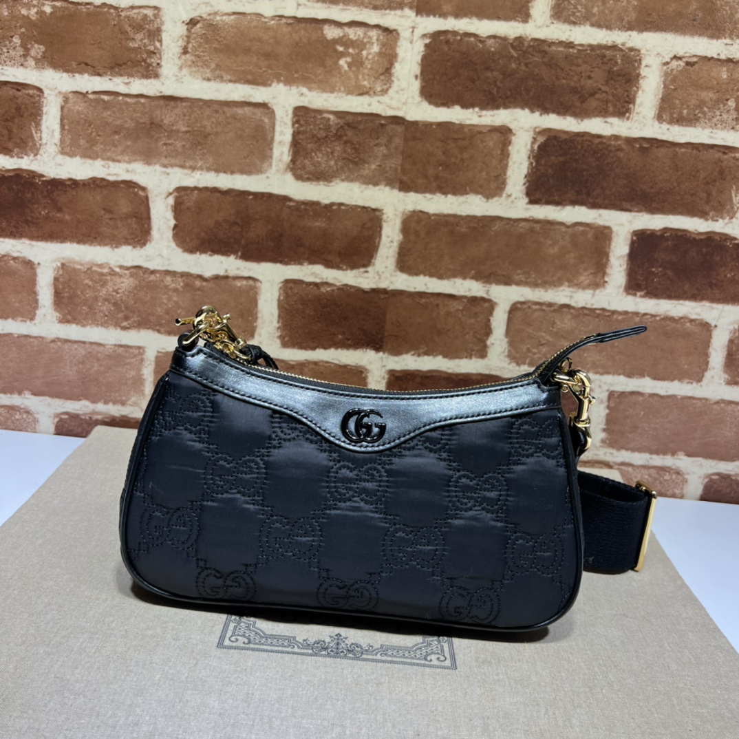 Gucci  00939