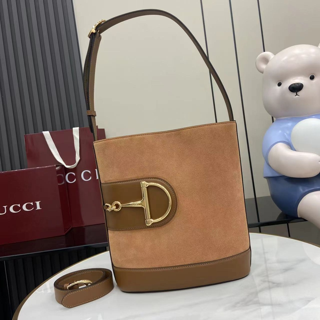 Gucci   013010