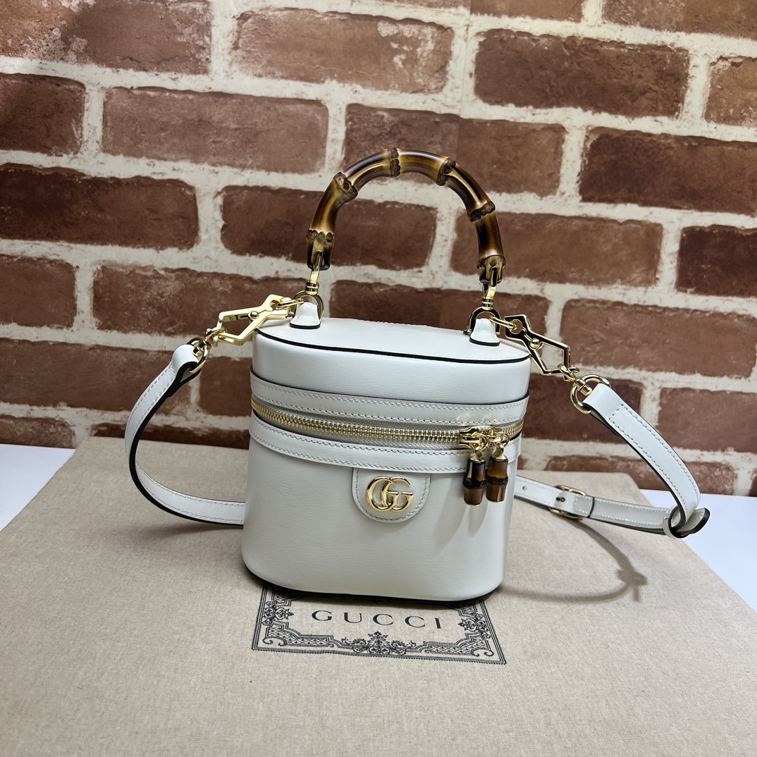 Gucci  01379