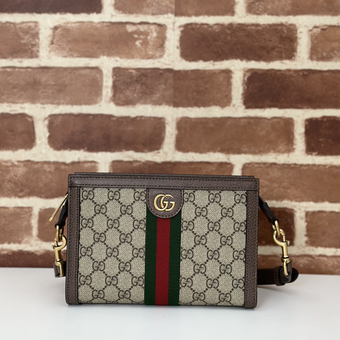 Gucci  01429