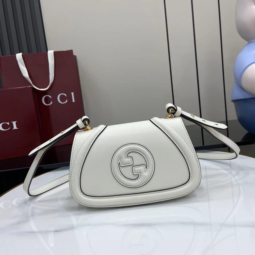 Gucci   01549