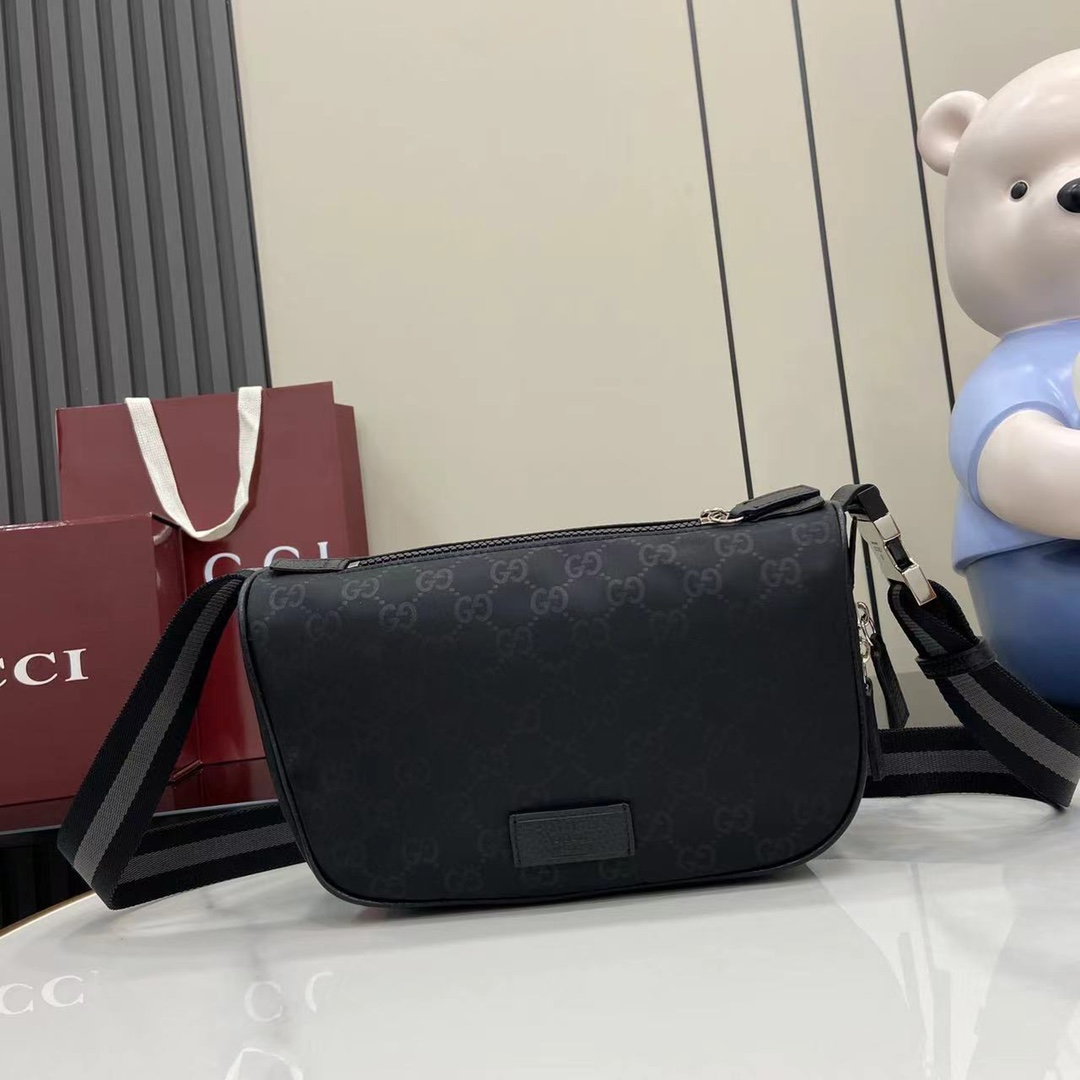 Gucci   01589