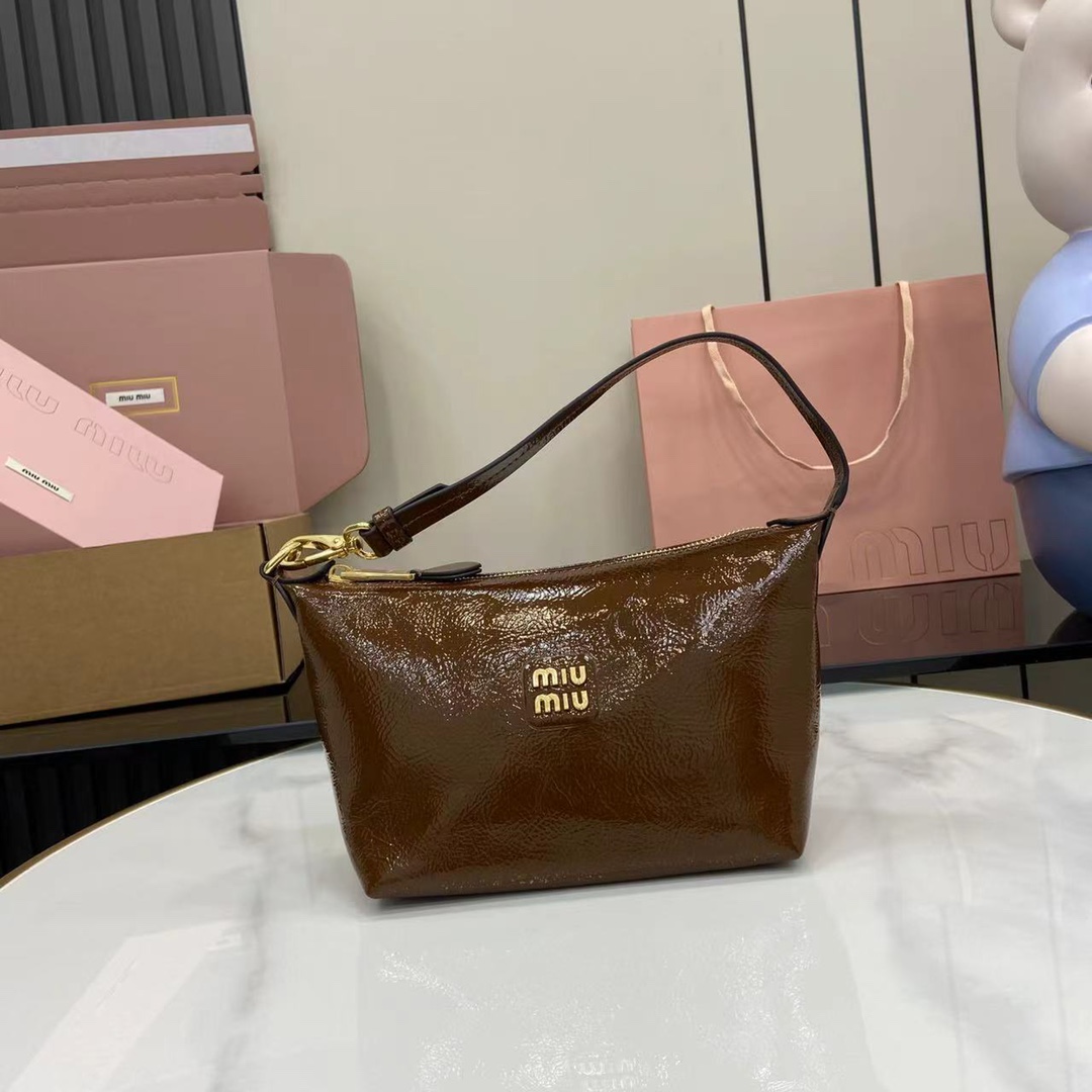 Gucci   01659