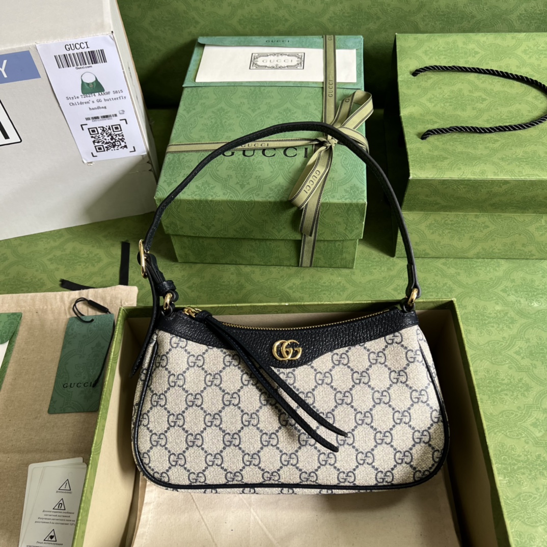 Gucci  01699