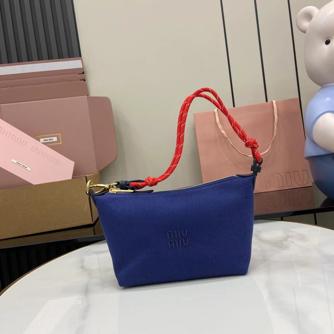 Gucci   01709