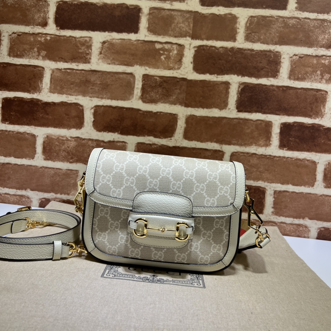 Gucci  01719