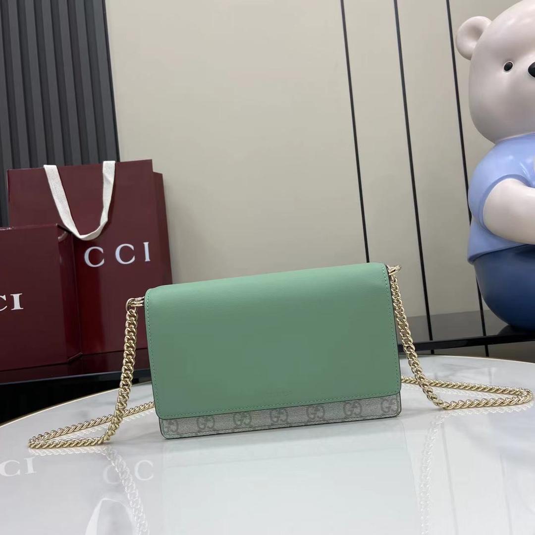 Gucci   01739