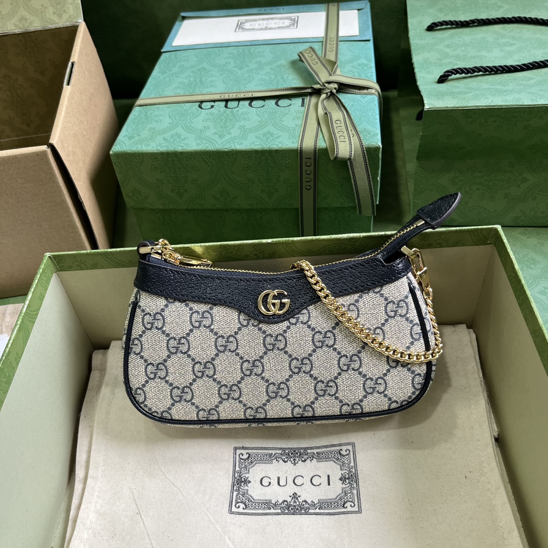 Gucci  01799