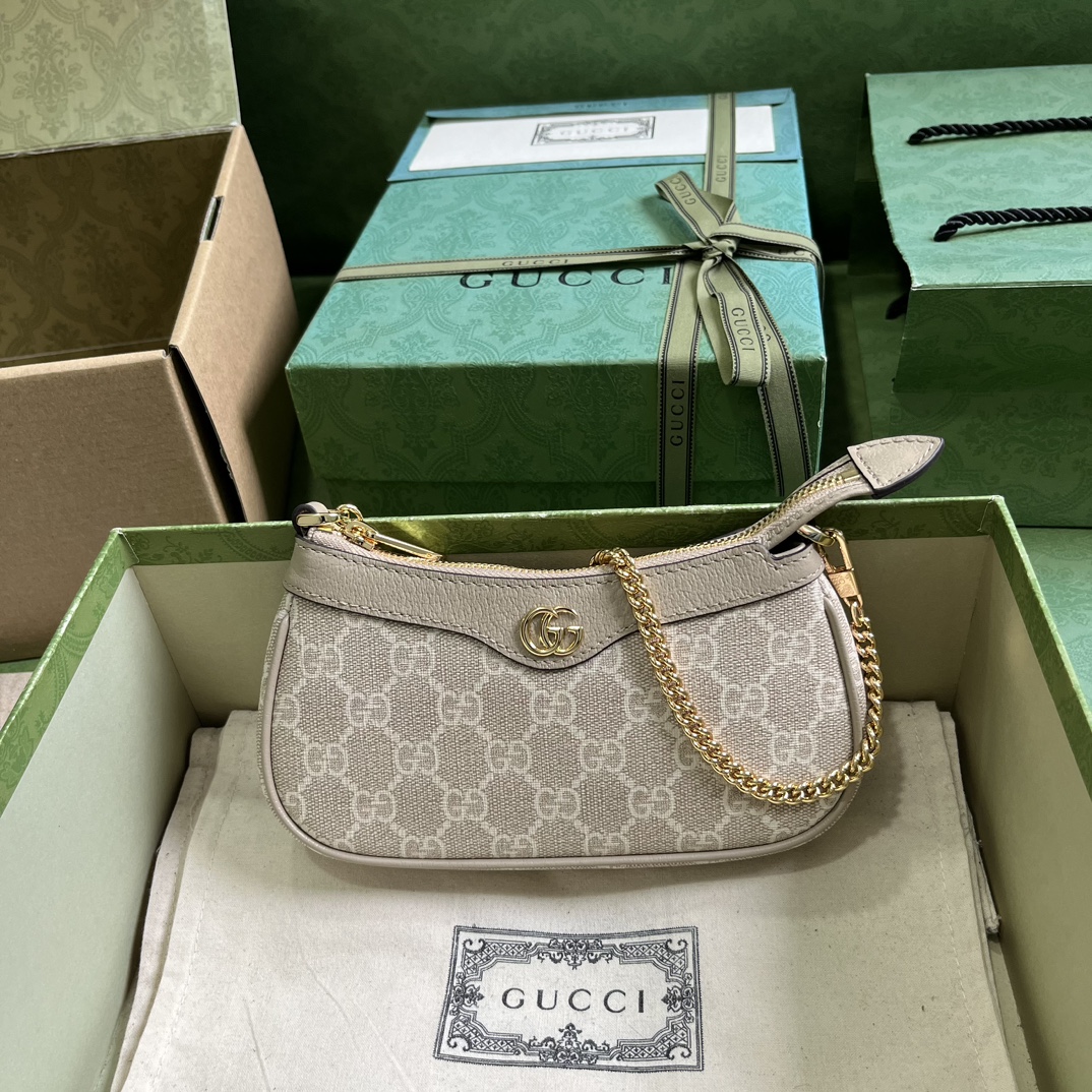 Gucci  01809