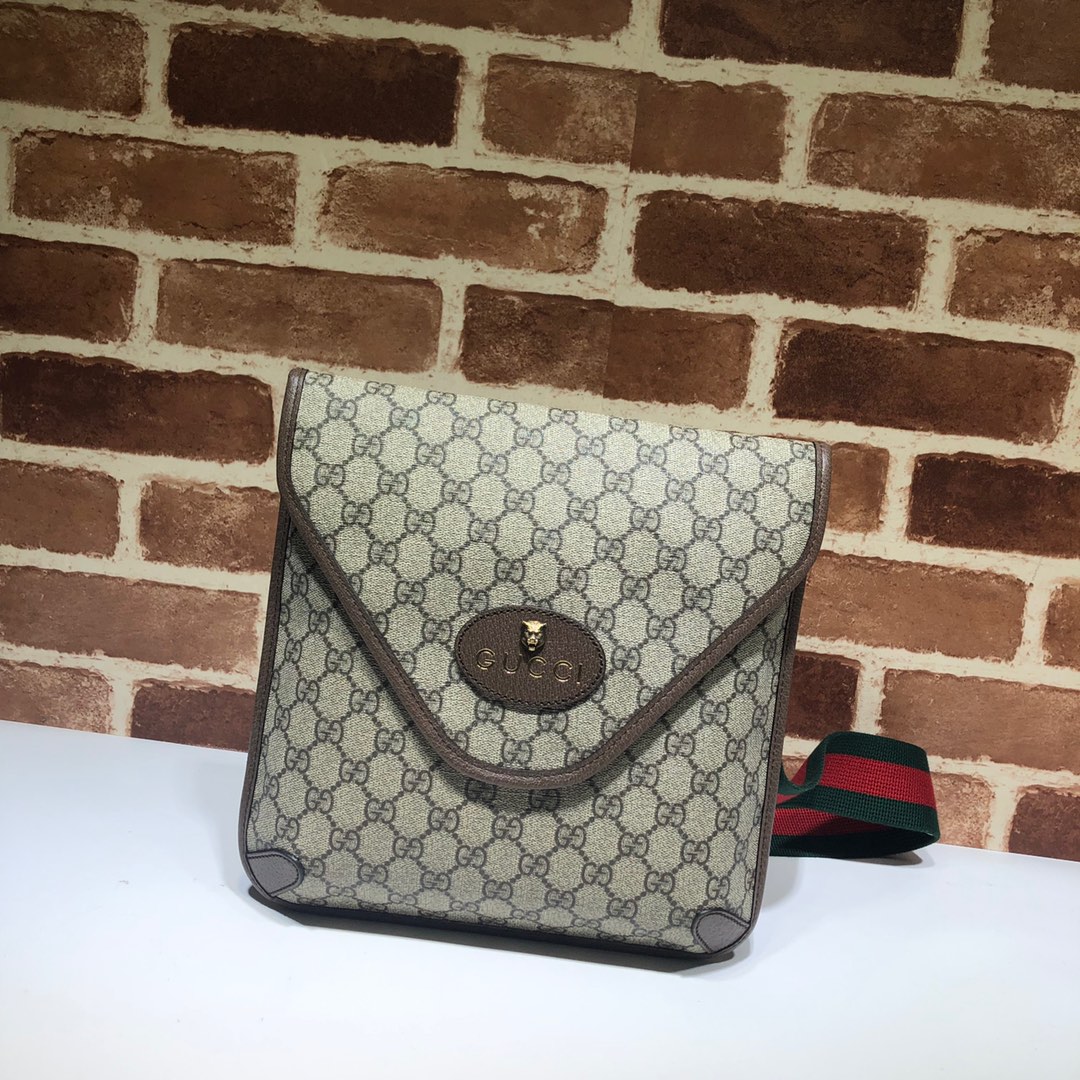 Gucci  01826
