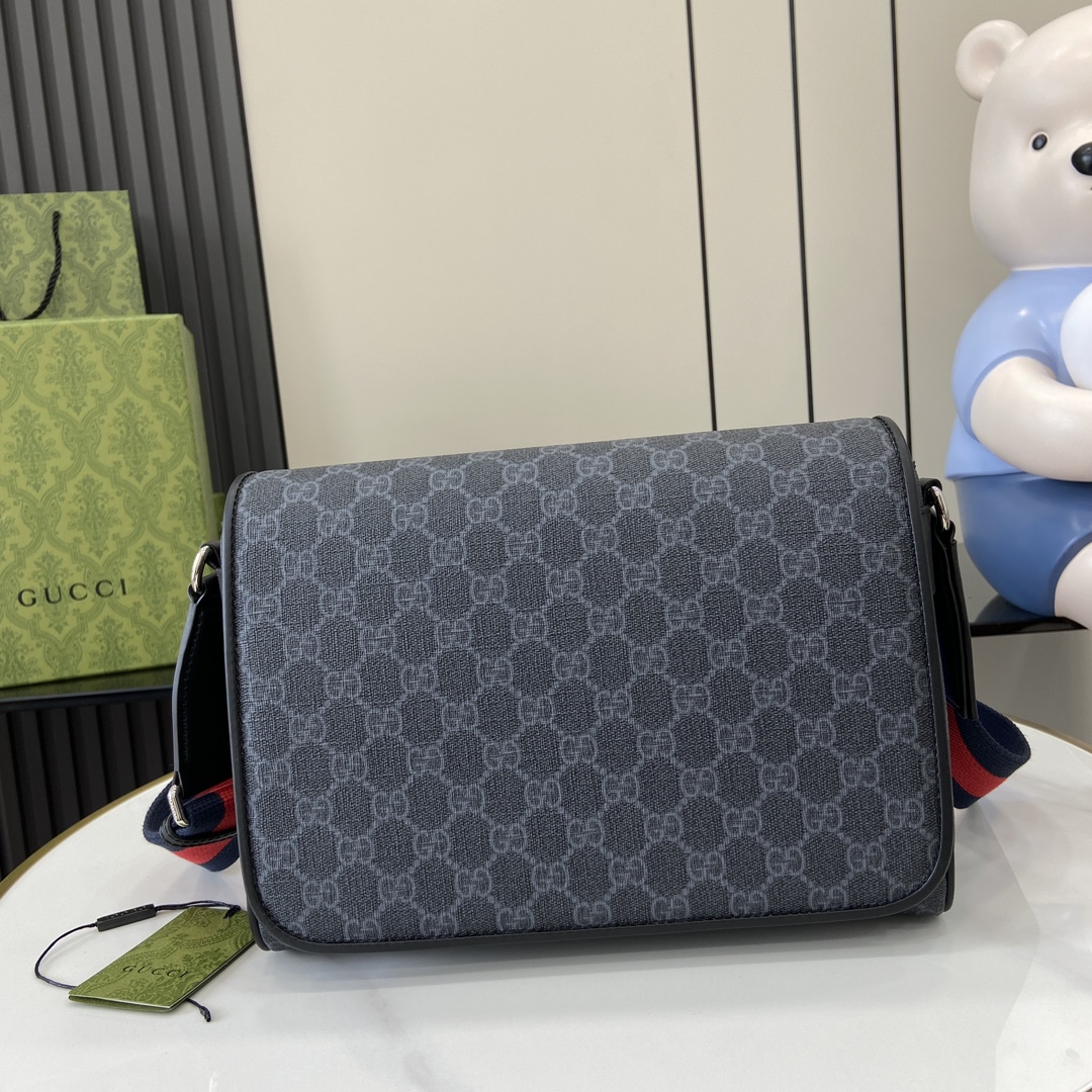 Gucci  01839