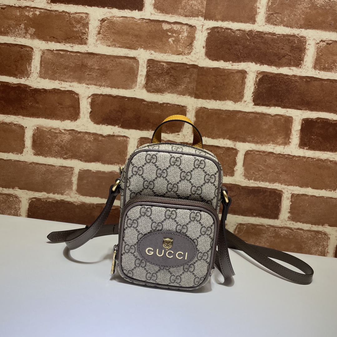 Gucci  01839