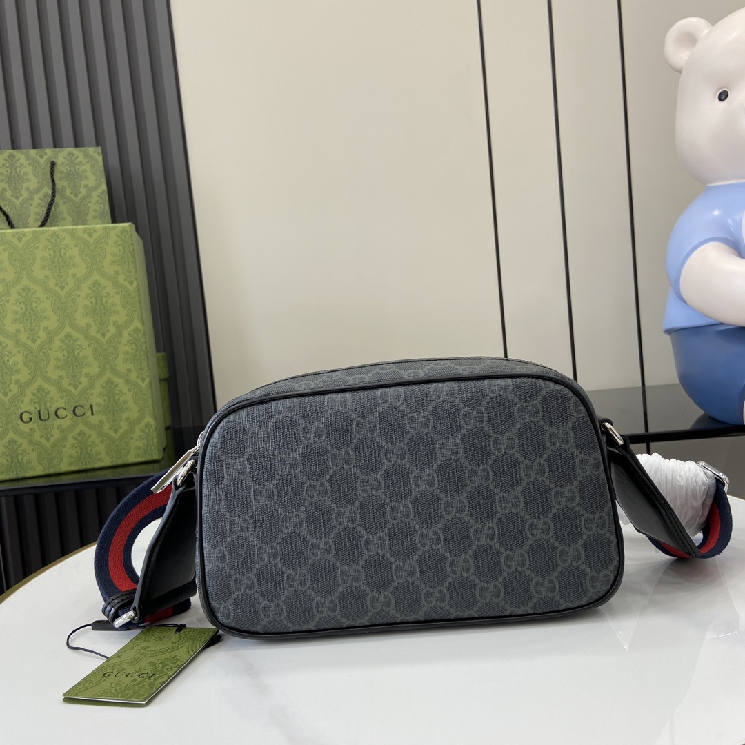 Gucci  01849