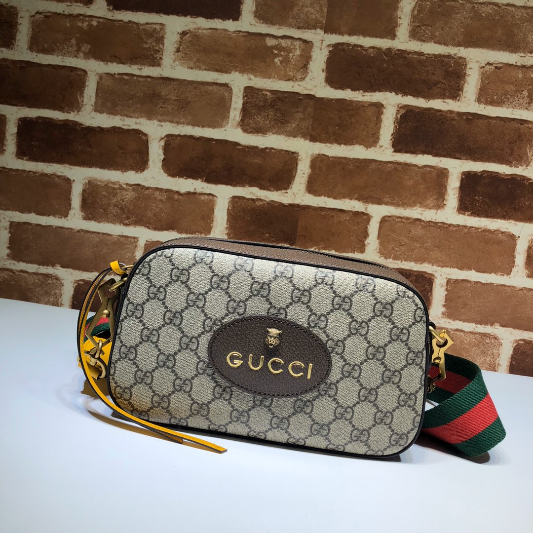 Gucci  01859