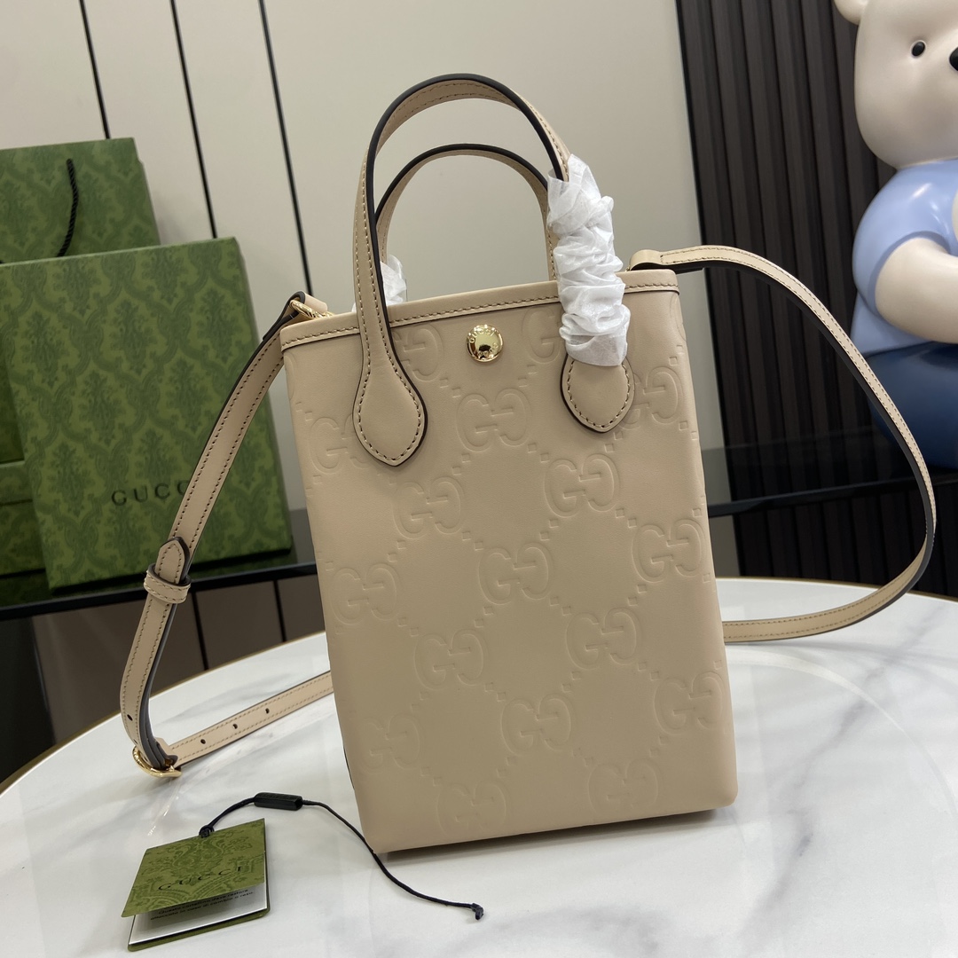 Gucci  01959