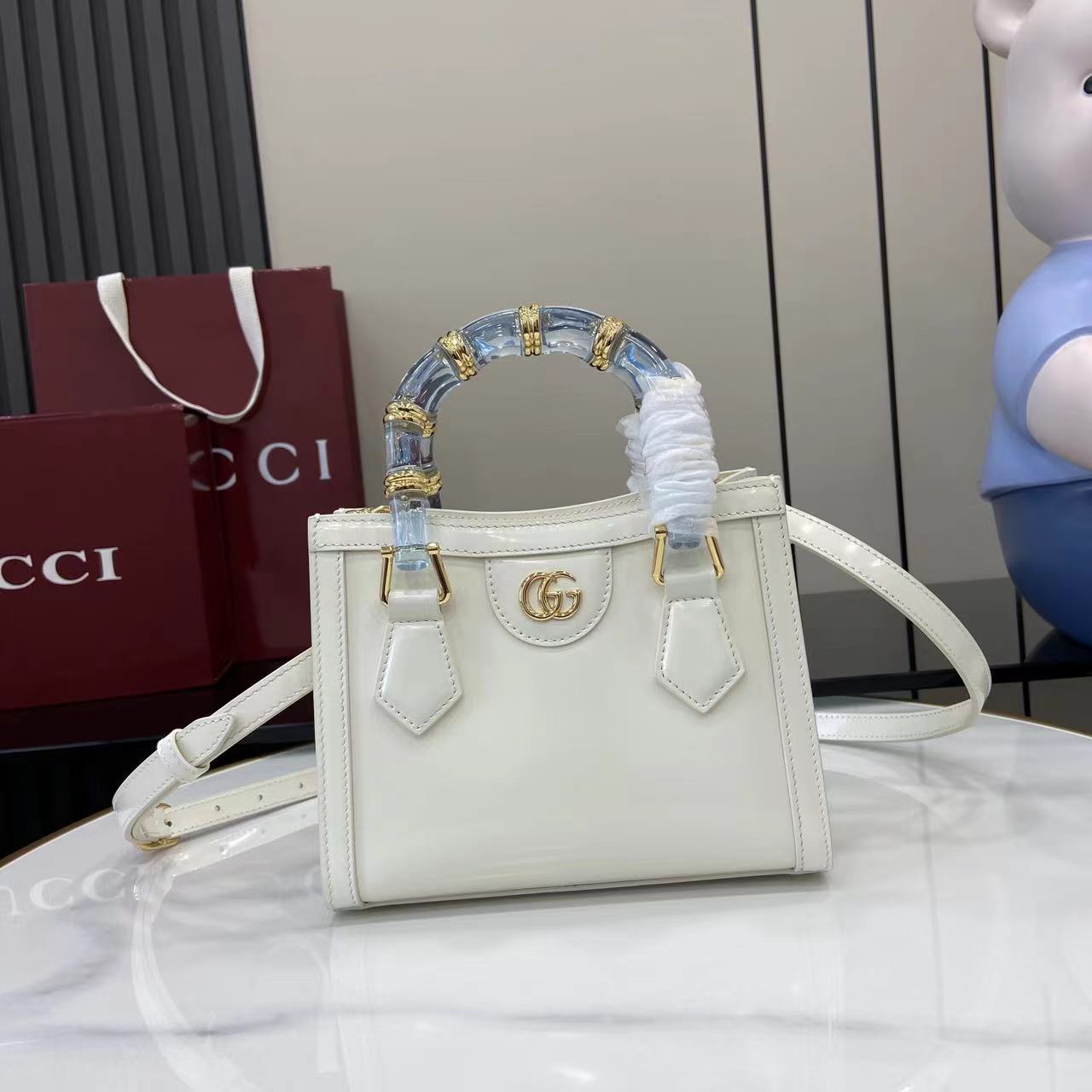 GUCCI  020011