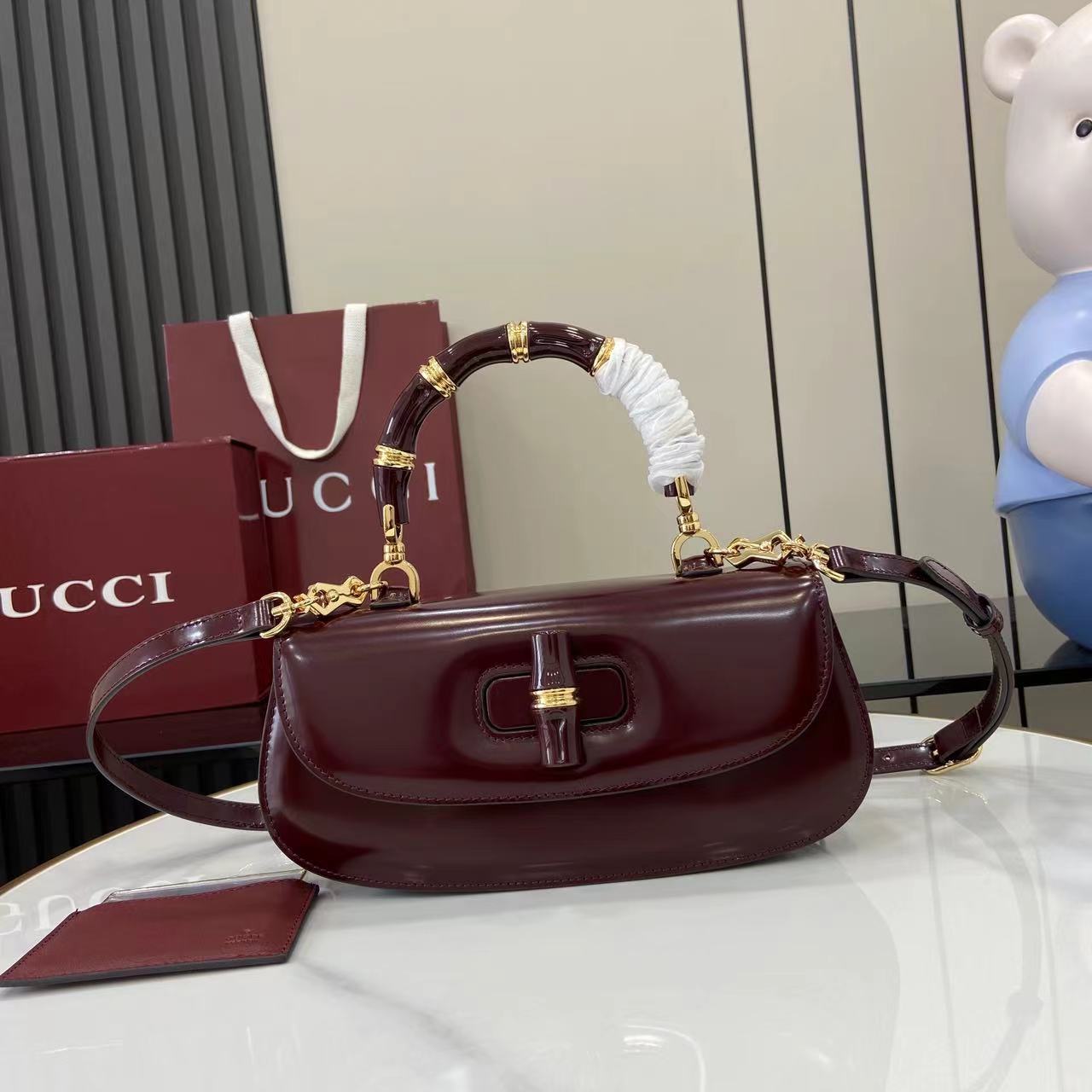GUCCI  020112