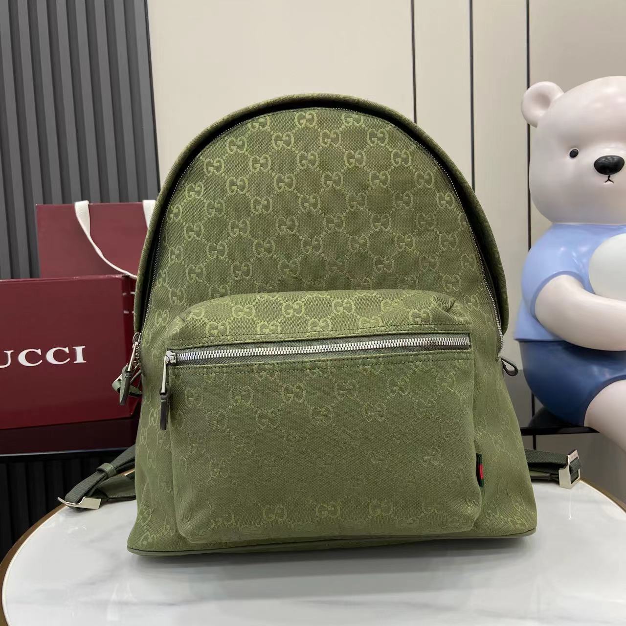 GUCCI  020412