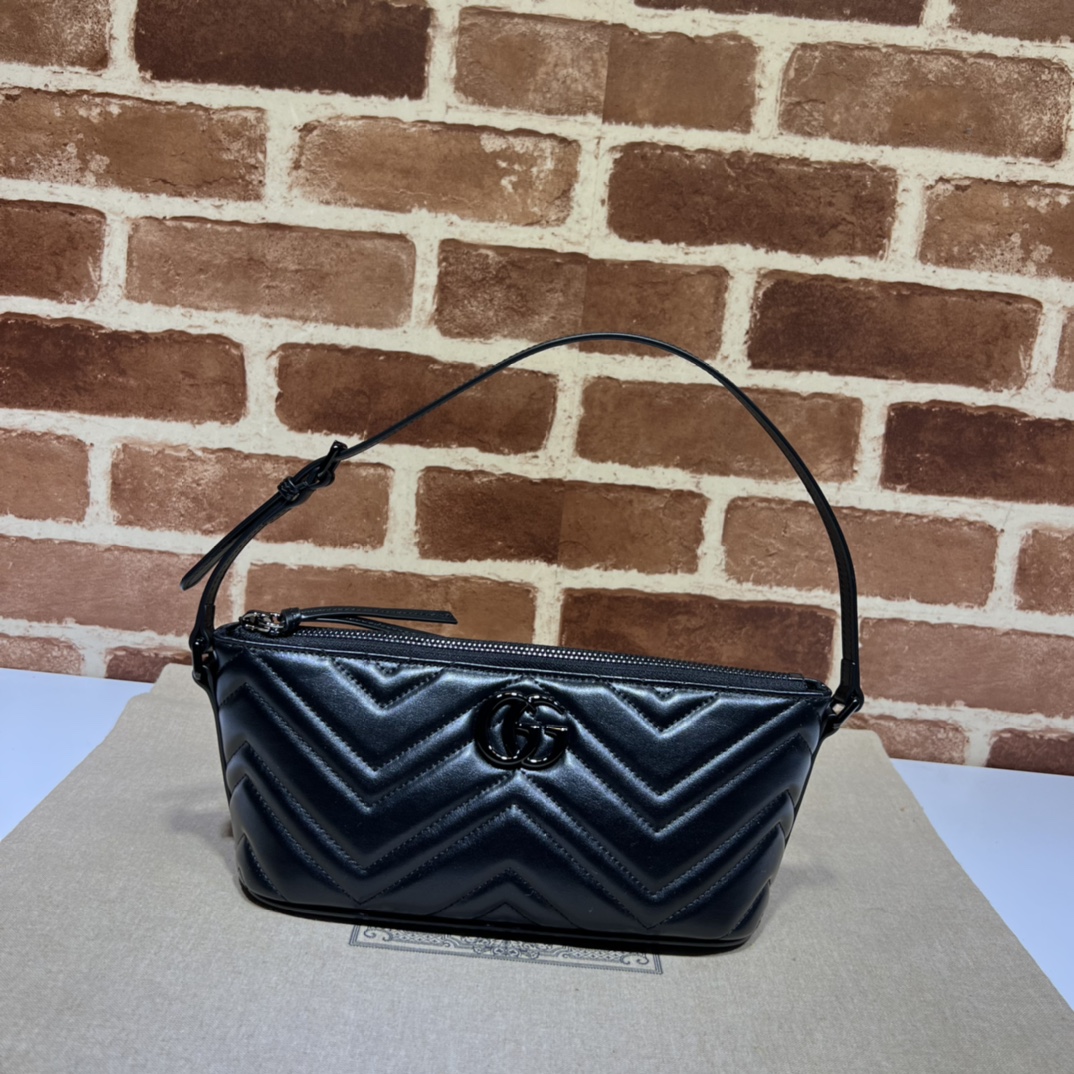 Gucci  02109