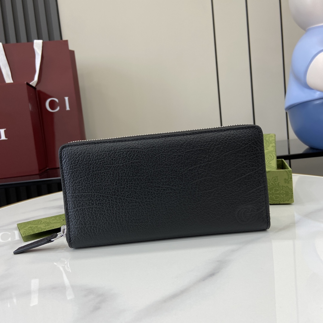 Gucci  02129
