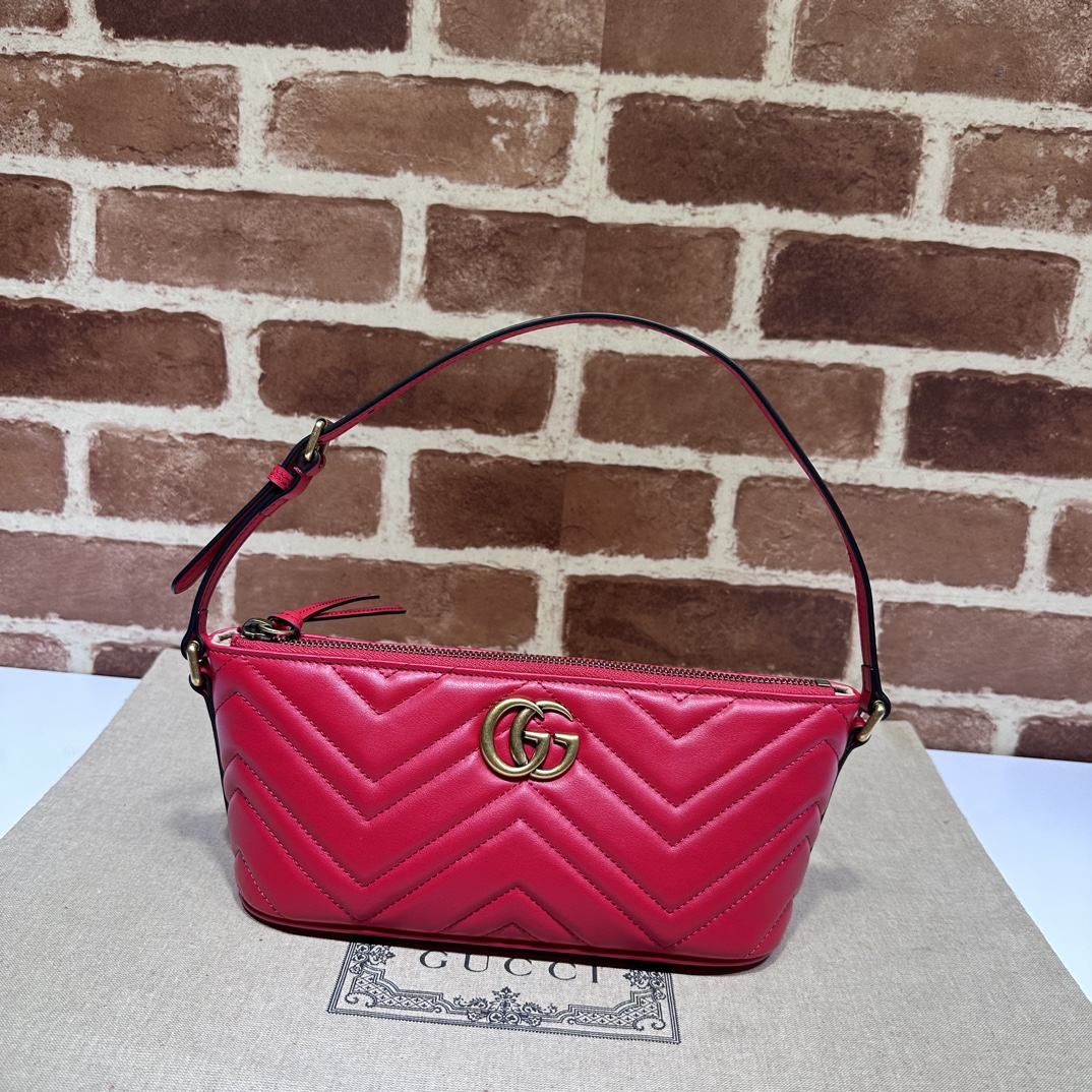 Gucci  02139
