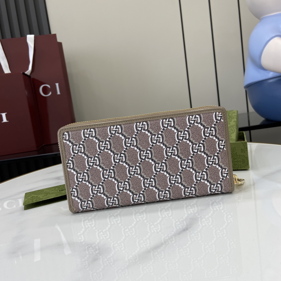 Gucci  02159