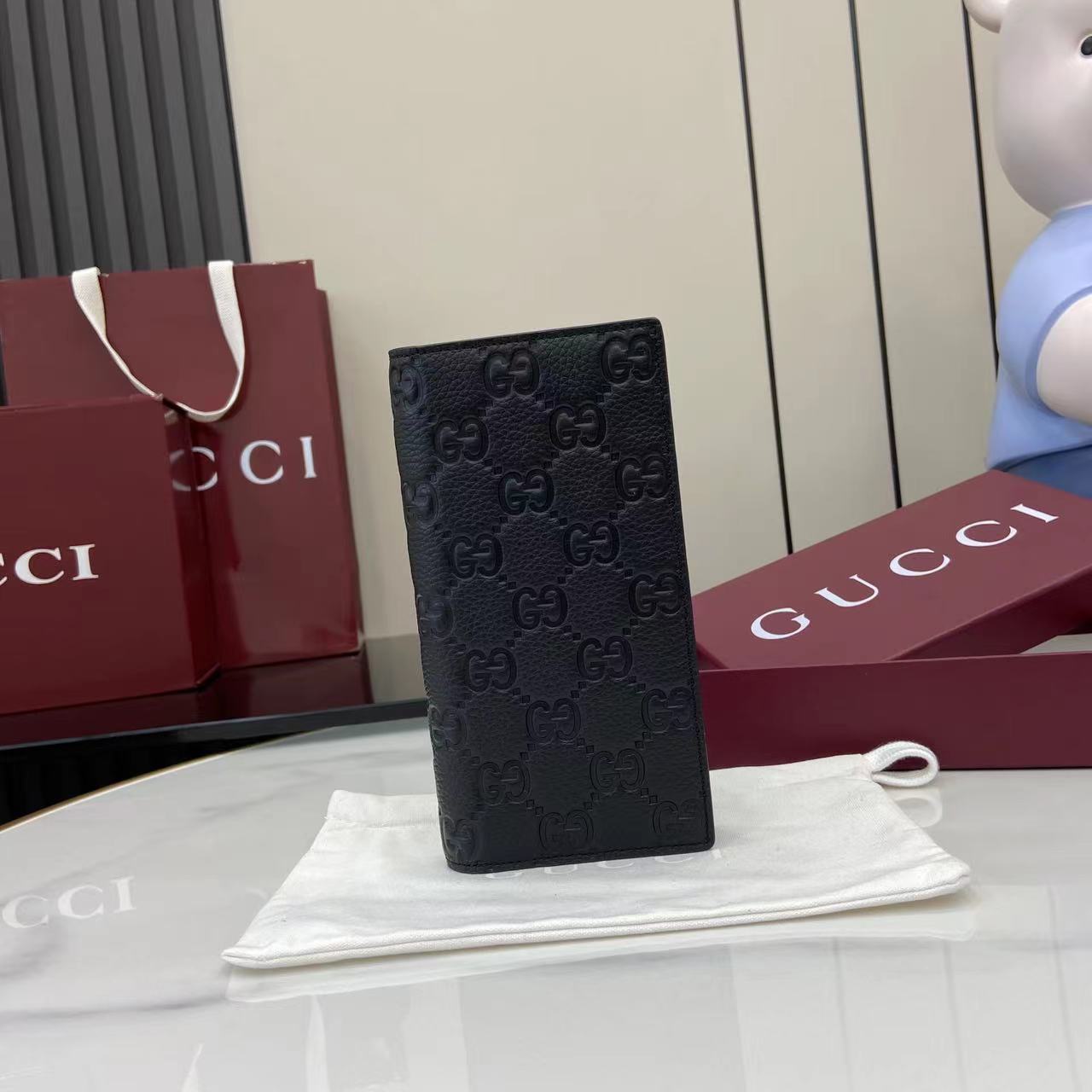 GUCCI  021911